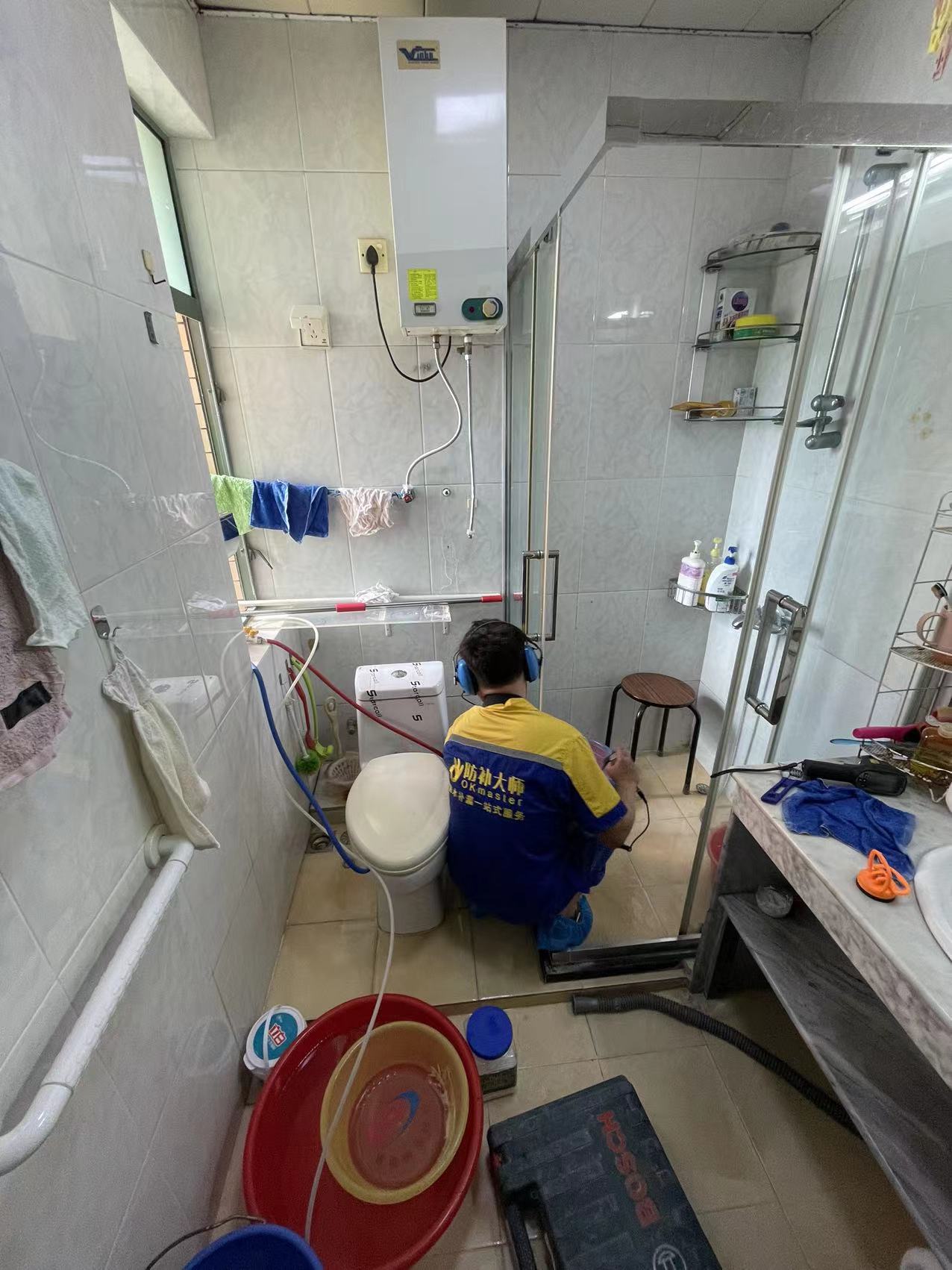 深圳漏水维修免费上门，刚修好！邻居追着问的免砸砖方法