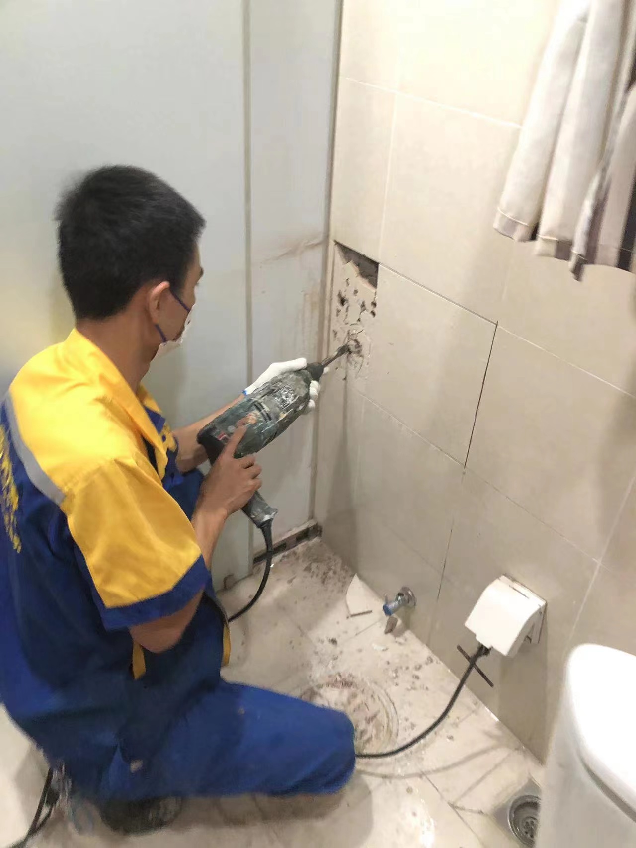 水费暴涨？深圳房屋漏水检测揪出隐形漏点